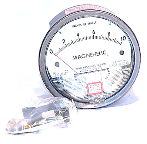 Dwyer Instruments 2010 Pressure Gage